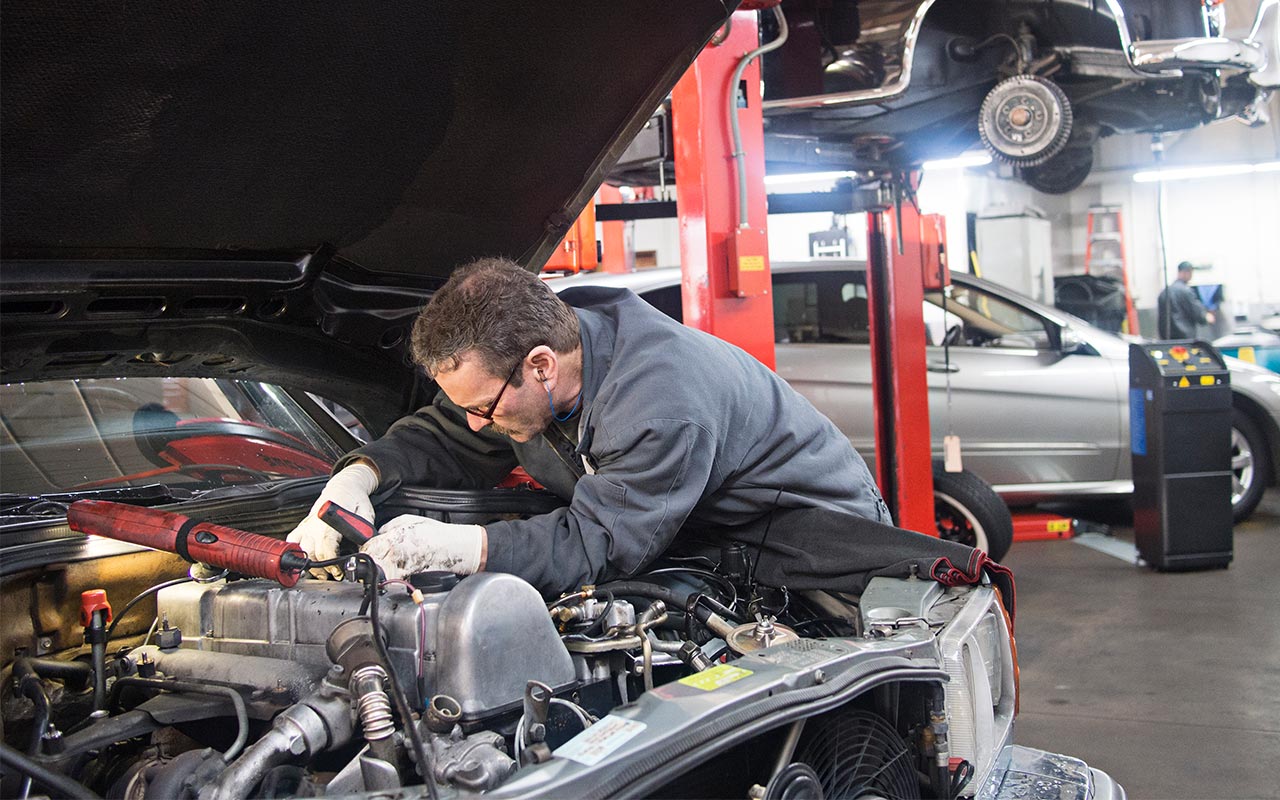 How Profitable Is an Auto Repair Shop? Examples