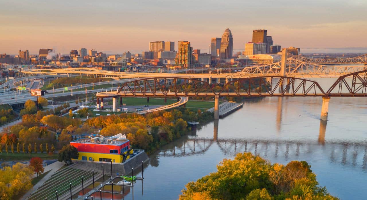 skyline of louisville, kentucky