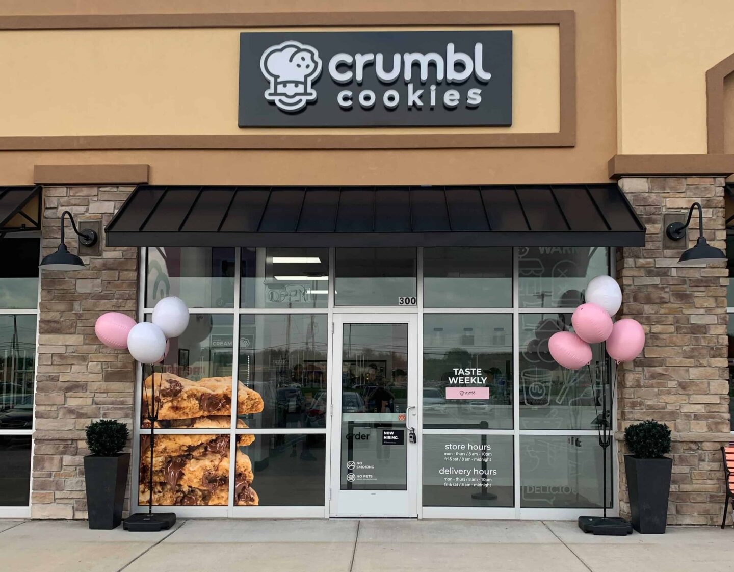 Crumbl Cookies' franchise owner reveals why Americans are spending $5 on a  single cookie