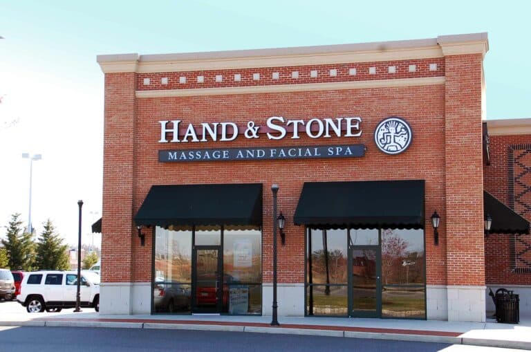 Hand & Stone franchised salon