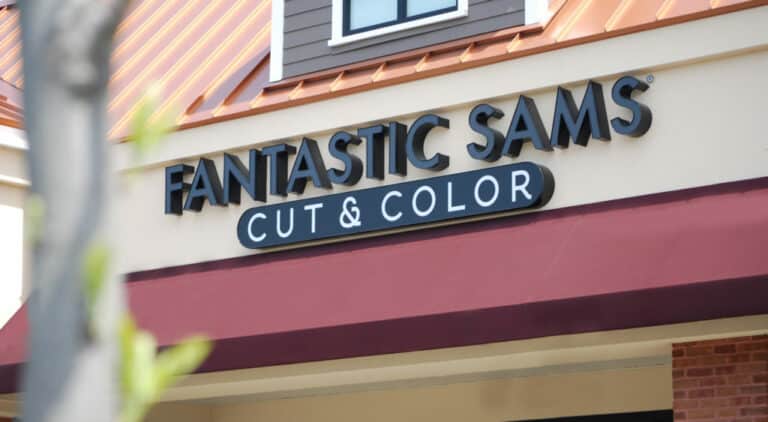 Fantastic Sam's franchise storefront