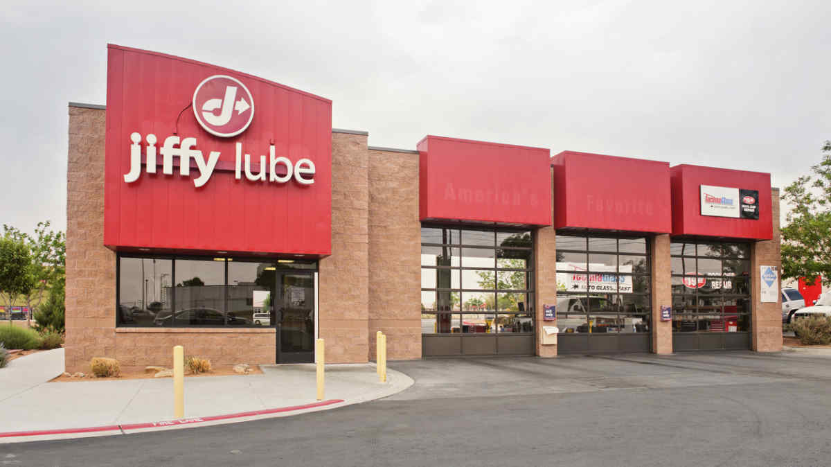 jiffy-lube-franchise-costs-337k-2023-profits-stats