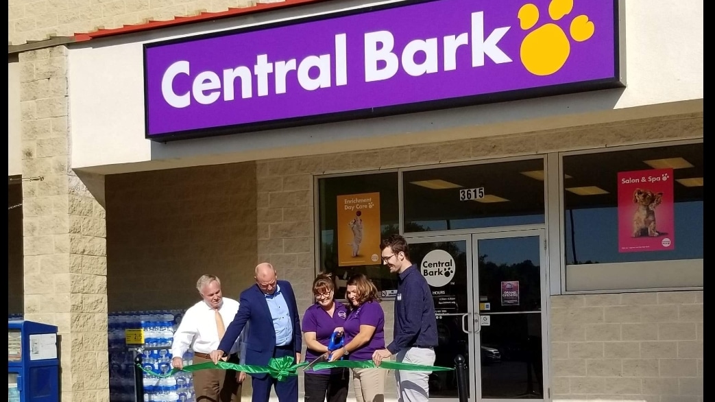 Central Bark Franchise Costs, Fees & Profits