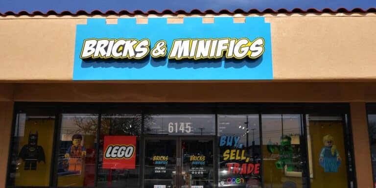 Bricks & Minifigs franchise