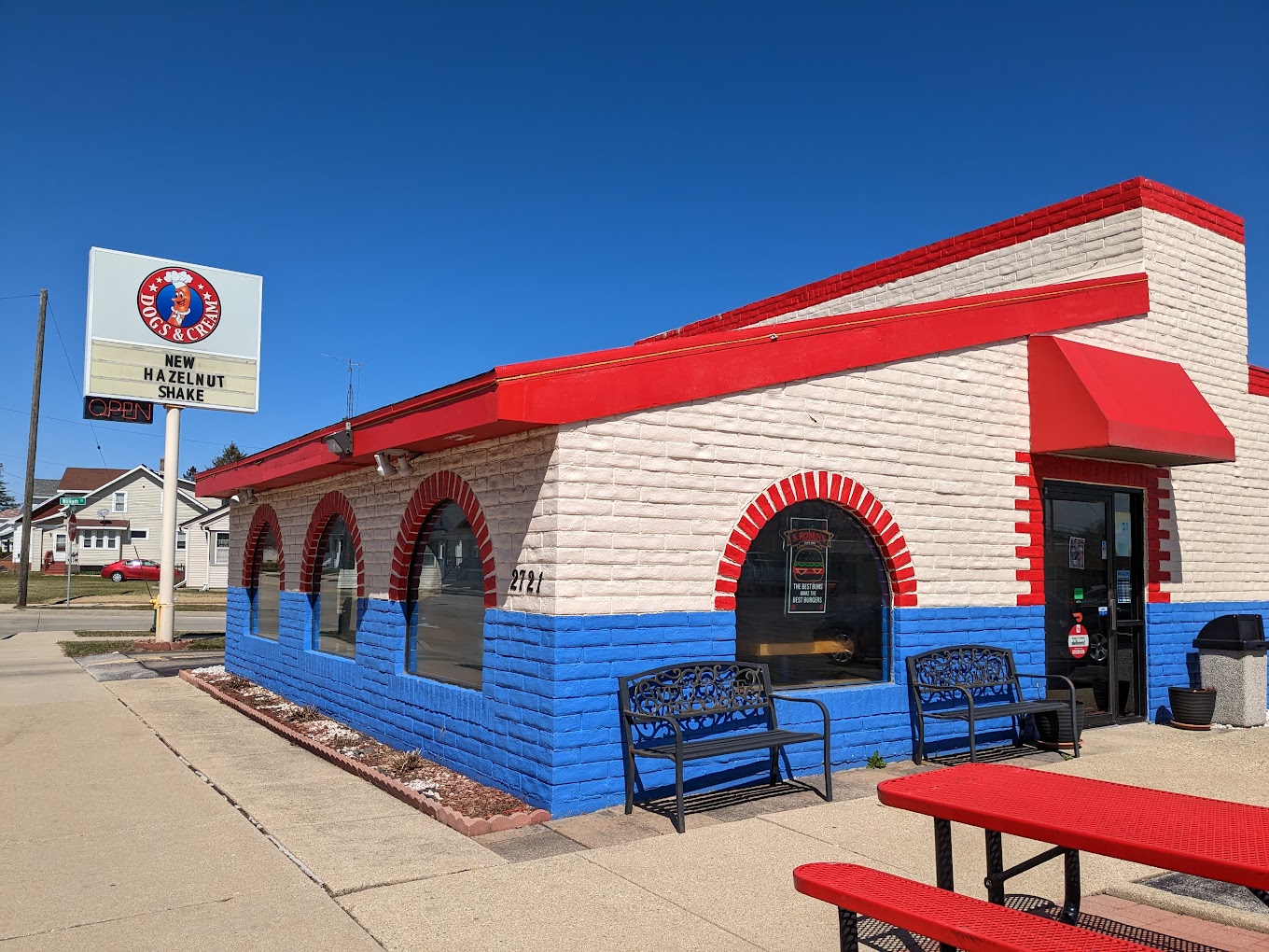 Dogs & Cream franchise