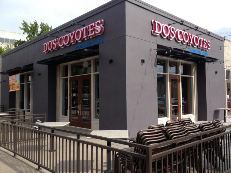 Dos Coyotes franchise