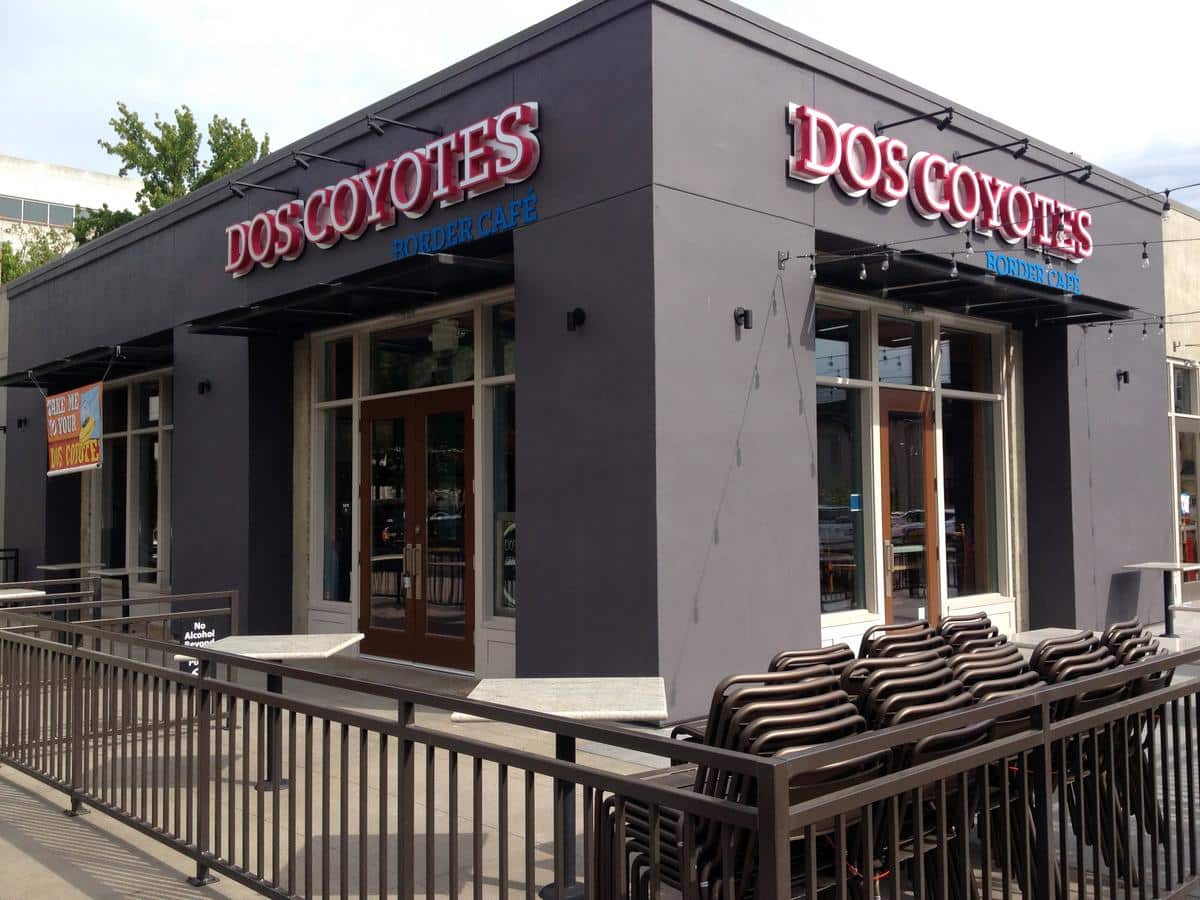 Dos Coyotes franchise